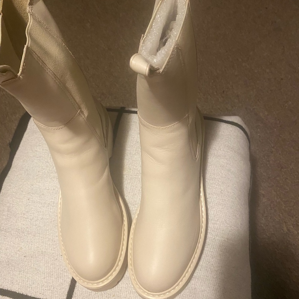 Steve Madden boots